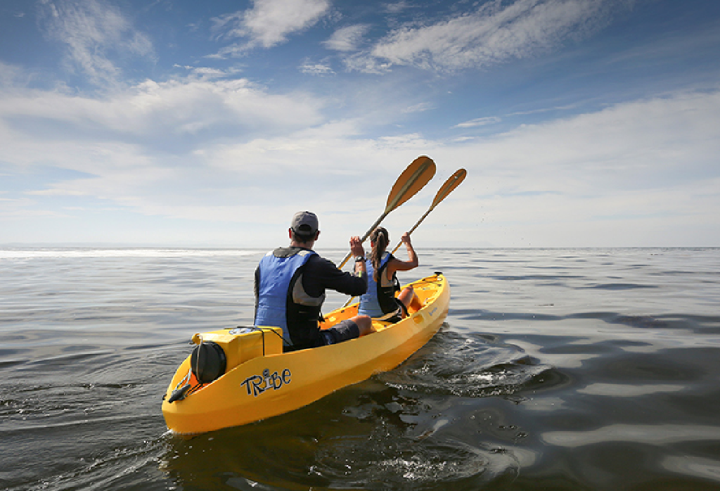 THINGS TO DO - LAGOON KAYAKING